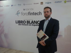 J.Pérez-presenta-LB-de-Fintech-300x225